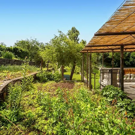 아파트 Stunning In Bresca With Wifi *