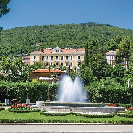 아파트 Stunning In Bresca With Wifi *